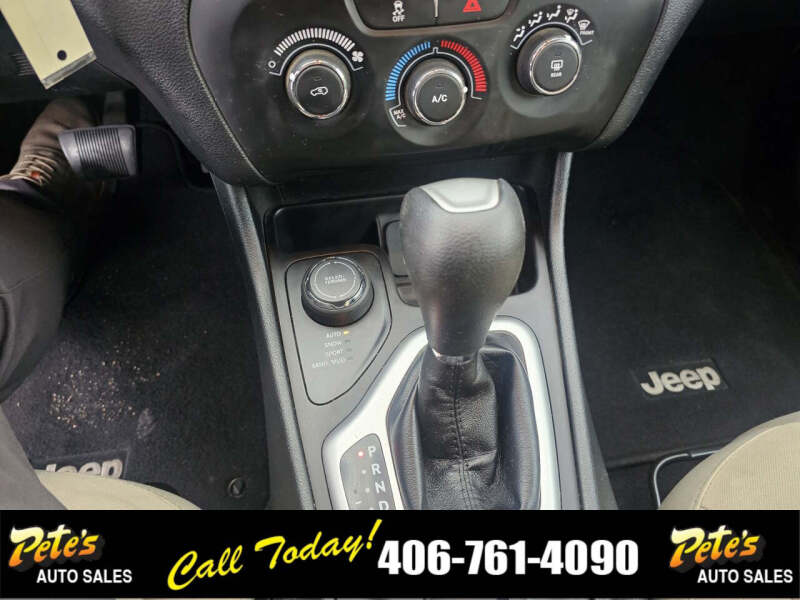 2016 Jeep Cherokee Sport