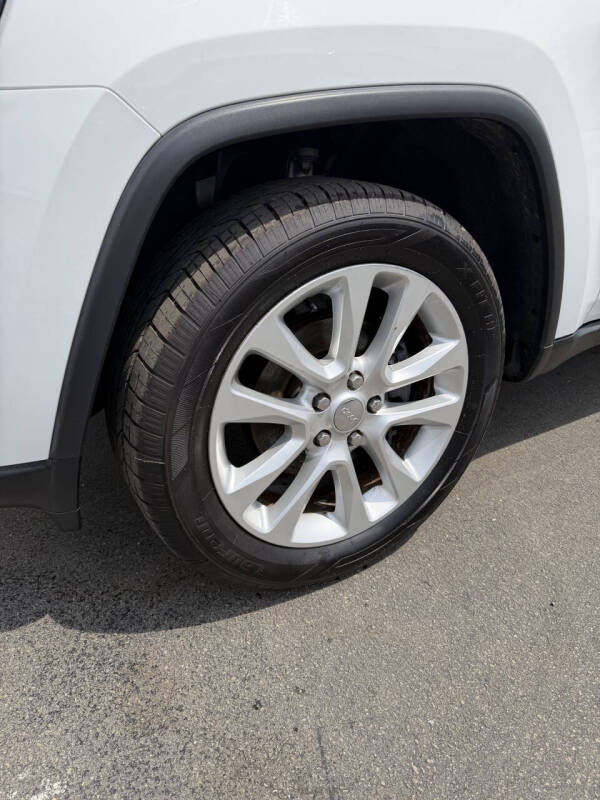 2020 Jeep Grand Cherokee Laredo E