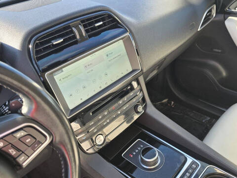 2017 Jaguar F-PACE 35t Prestige
