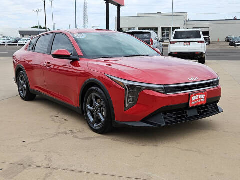 2025 Kia K4 LXS