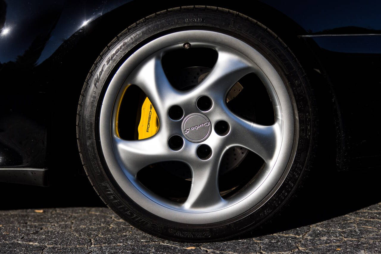 1997 Porsche 911 40
