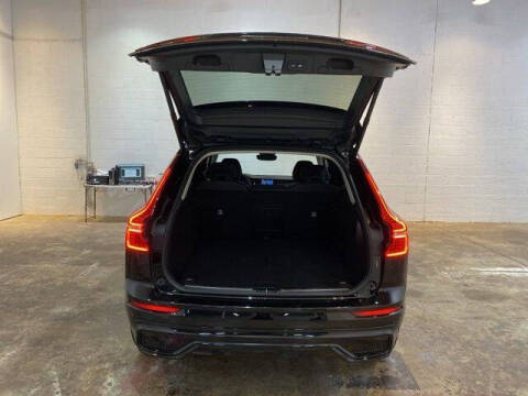 2025 Volvo XC60 B5 Plus Dark Theme
