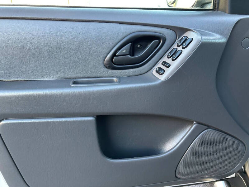 2005 Ford Escape XLT