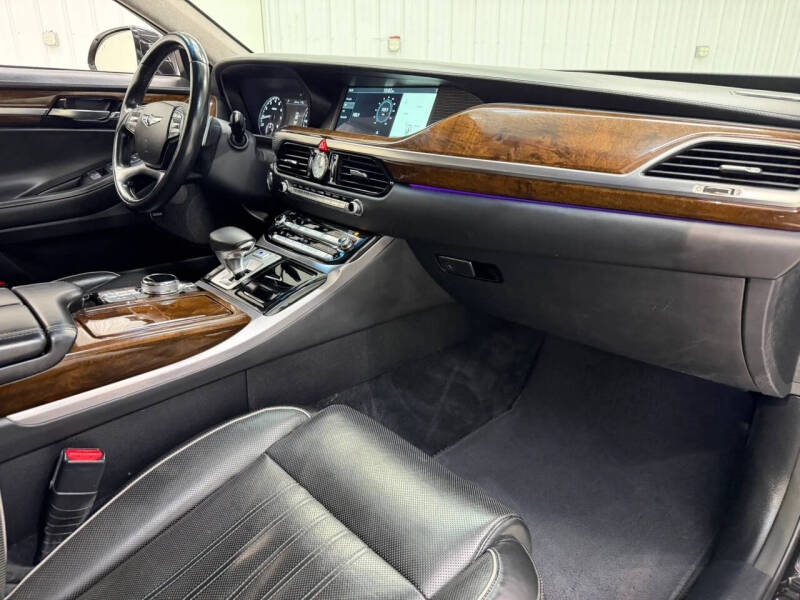 2019 Genesis G90