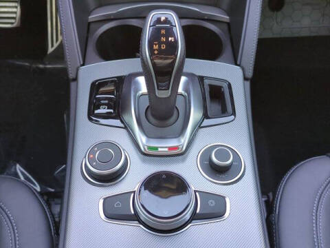 2025 Alfa Romeo Stelvio