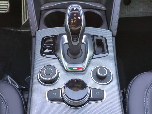 2025 Alfa Romeo Stelvio