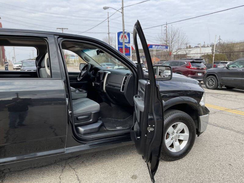 2016 RAM 1500 SLT