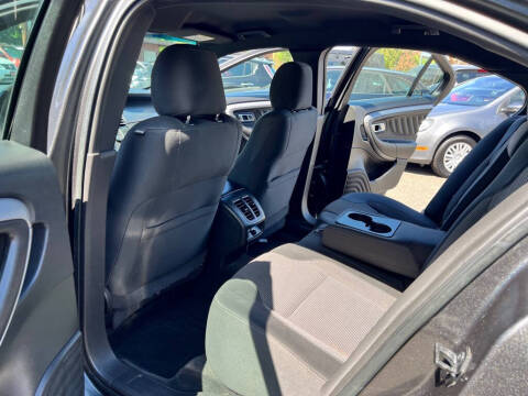 2018 Ford Taurus SEL