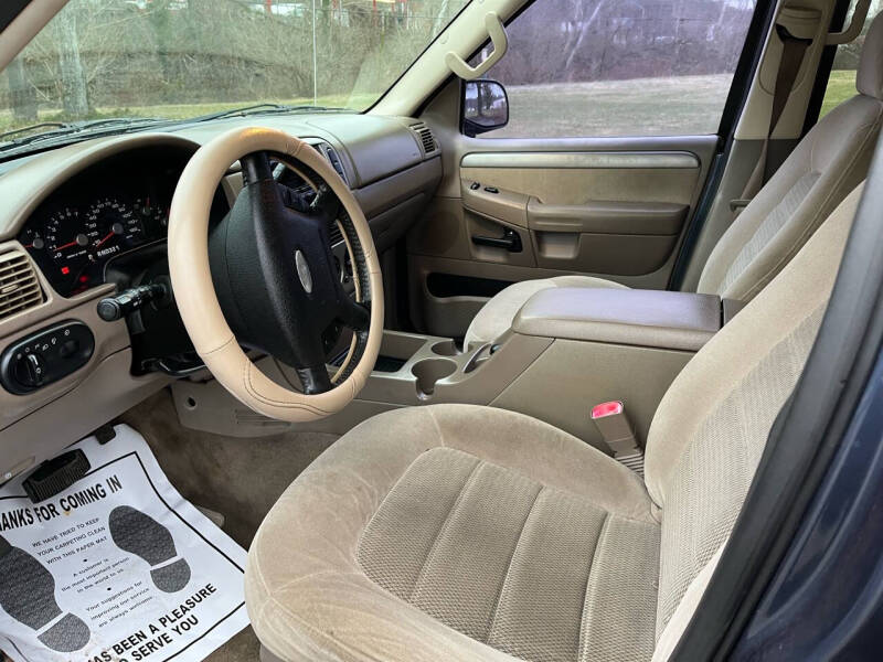 2004 Ford Explorer XLT