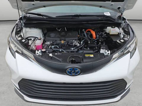 2021 Toyota Sienna LE 8-Passenger