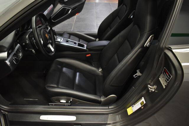 2018 Porsche 911 Carrera