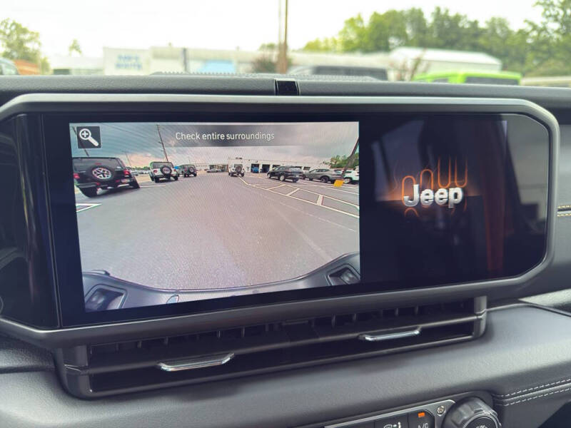 2025 Jeep Gladiator Sport