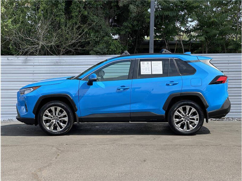 2019 Toyota RAV4 XLE Premium