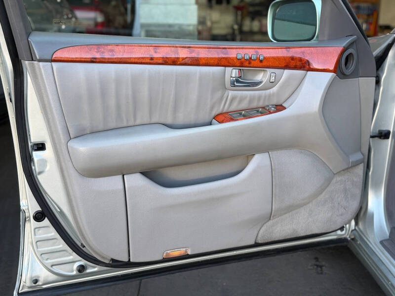 2003 Lexus LS 430