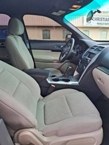 2015 Ford Explorer