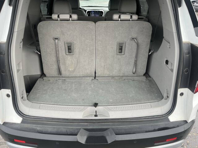 2023 GMC Acadia SLT