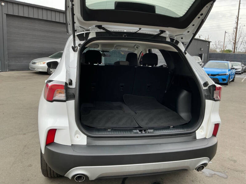 2022 Ford Escape Hybrid SE