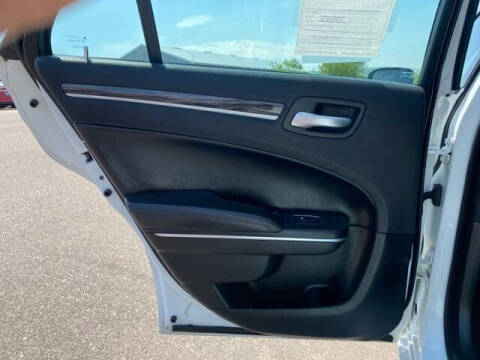 2016 Chrysler 300 Limited