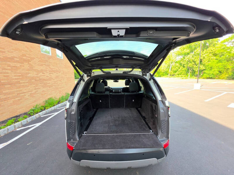 2020 Land Rover Discovery SE