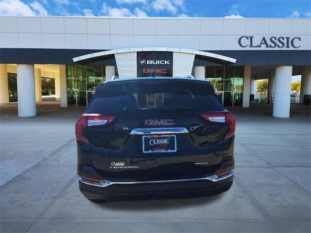 2024 GMC Terrain SLT