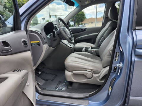 2012 Kia Sedona LX