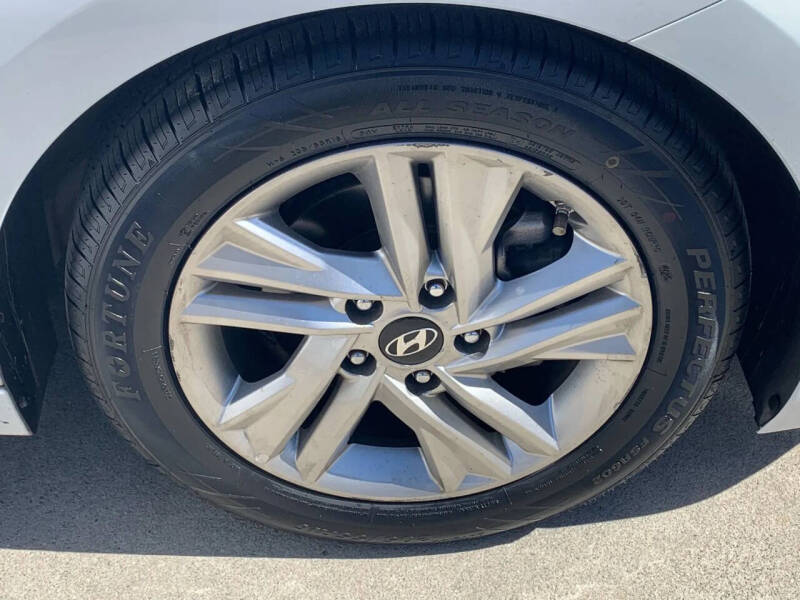 2019 Hyundai Elantra SEL
