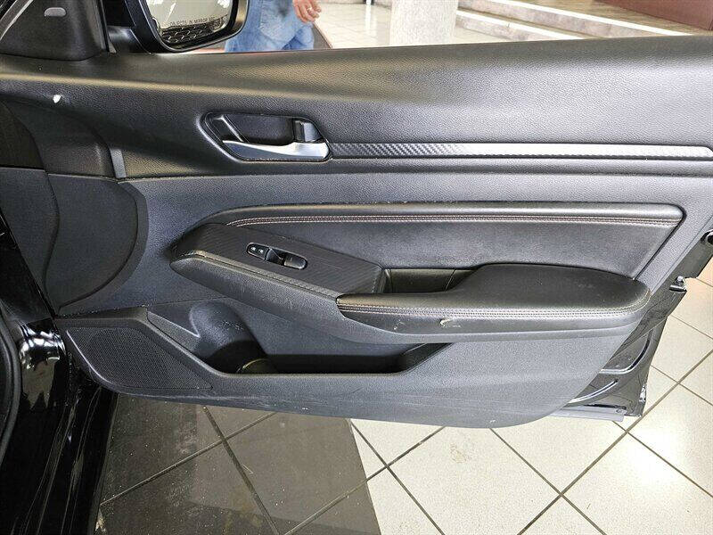 2021 Nissan Altima 2.0 SR