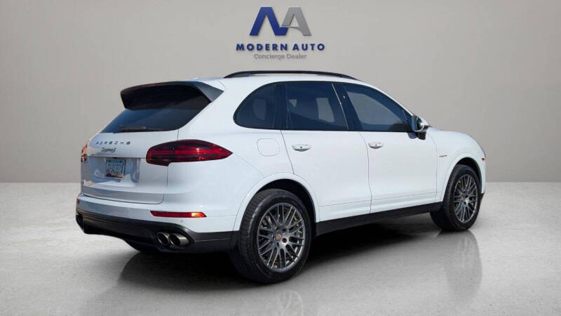 2017 Porsche Cayenne S E-Hybrid Platinum Edition