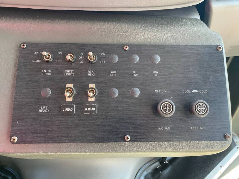 2005 Ford E-Series E-450 SD