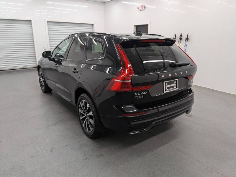 2024 Volvo XC60 B5 Plus Dark Theme