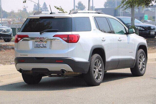 2017 GMC Acadia SLT-1