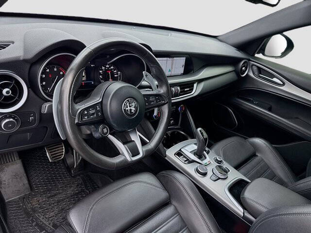 2022 Alfa Romeo Stelvio Veloce