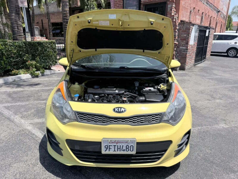 2016 Kia Rio 5-Door LX