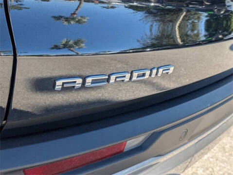 2024 GMC Acadia Elevation