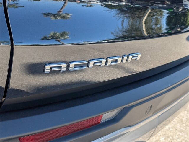 2024 GMC Acadia Elevation