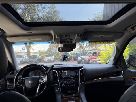 2019 Cadillac Escalade Luxury