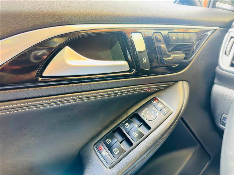 2017 Infiniti QX30 Premium