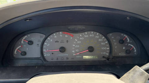 2004 Toyota Sequoia SR5