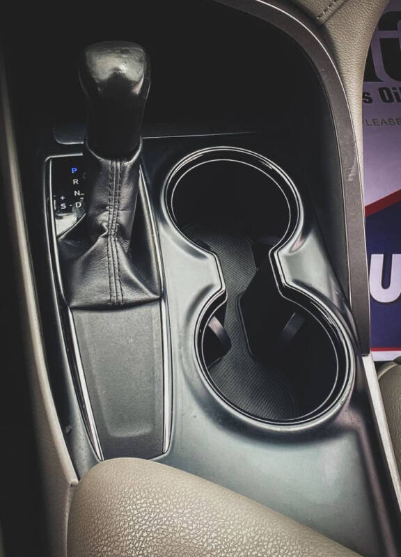 2019 Toyota Camry SE
