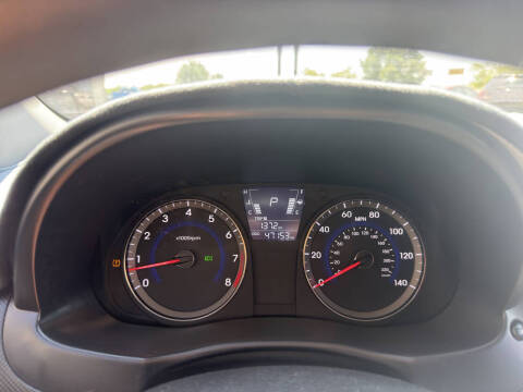 2012 Hyundai Accent GS