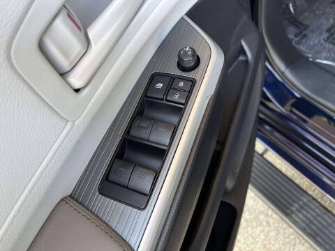 2025 Toyota Sienna LE 8-Passenger