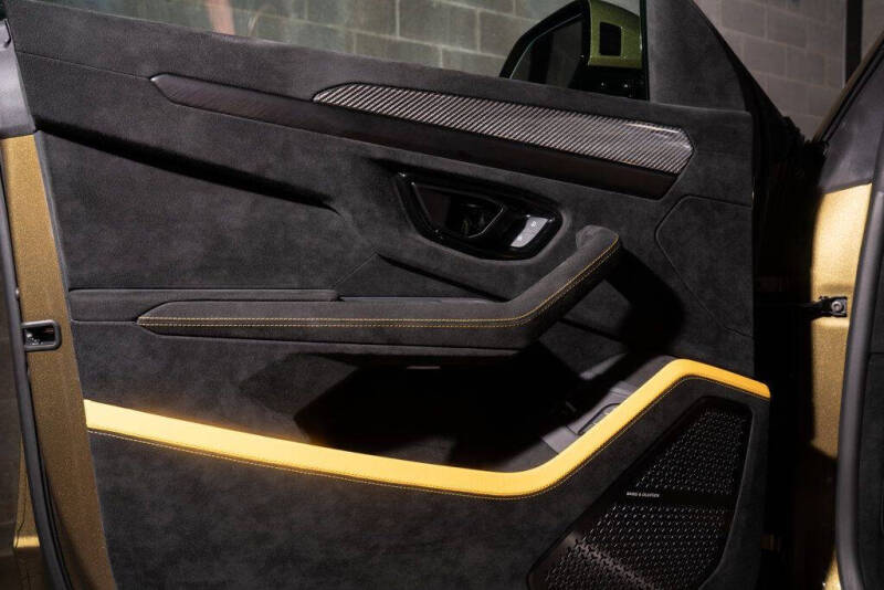 2024 Lamborghini Urus Performante