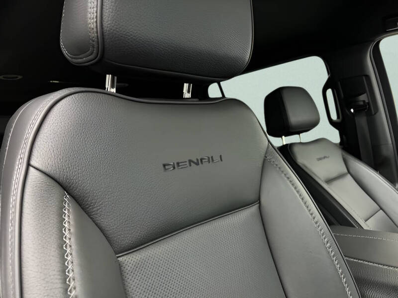 2025 GMC Yukon XL Denali