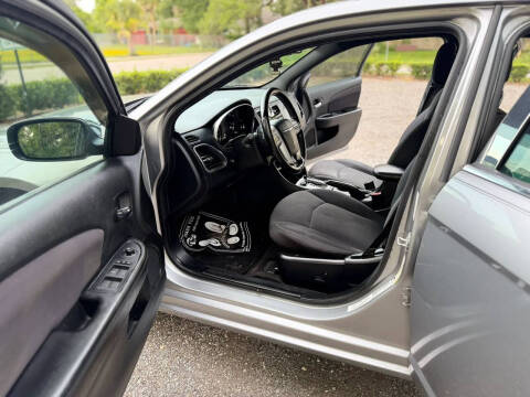 2013 Chrysler 200 Touring