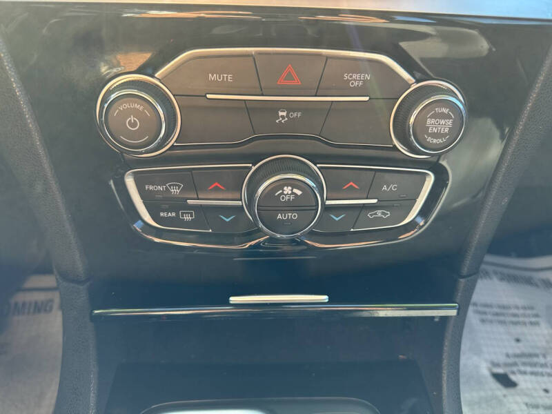 2023 Chrysler 300 Touring