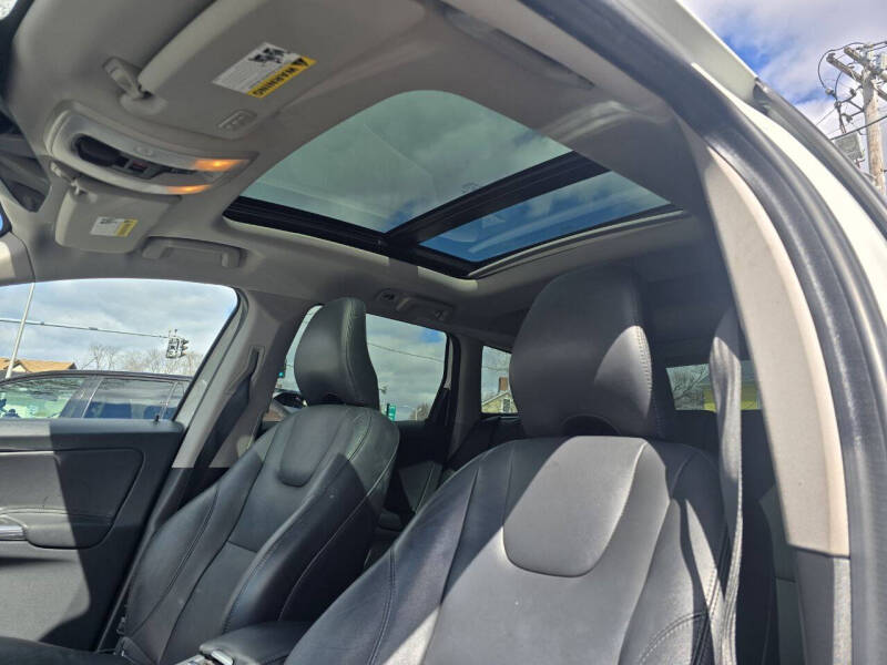 2016 Volvo XC60 T5 Platinum