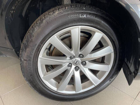2016 Volvo XC90 T6 Momentum
