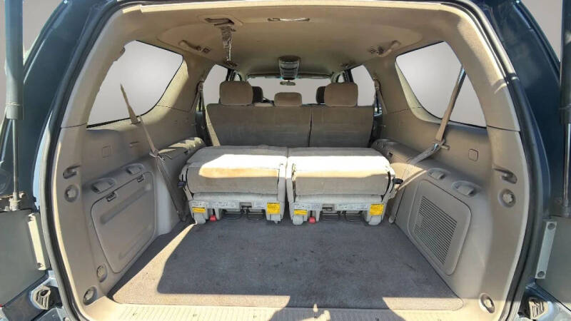 2005 Toyota Sequoia SR5