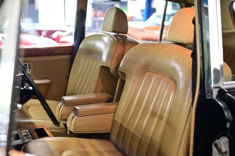 1972 Rolls-Royce SILVER CLOUD LWB