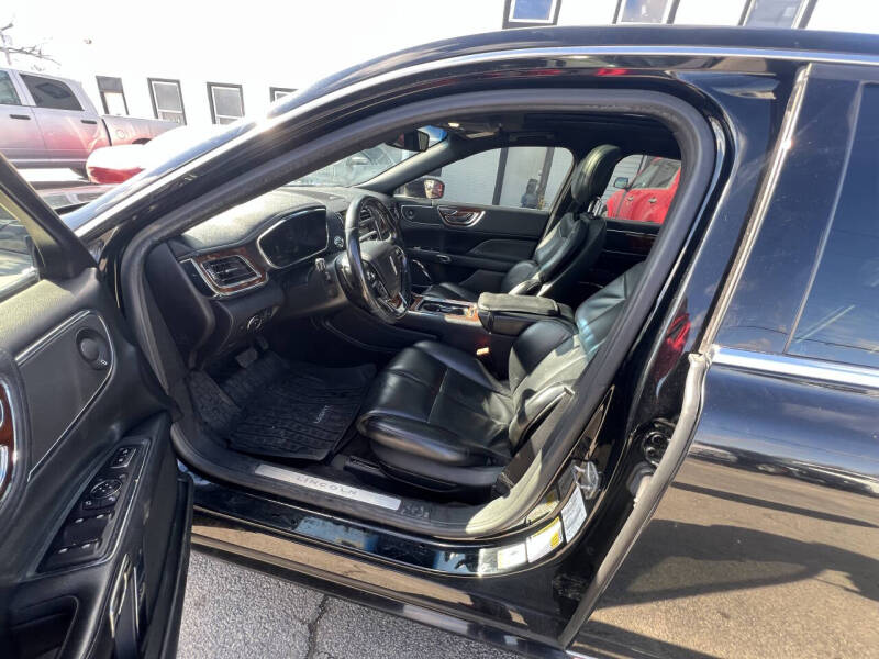 2017 Lincoln Continental Select